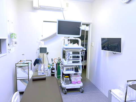 白色光の大腸内視鏡検査室｜京都市の大腸内視鏡検査は山科西まつい内科クリニック